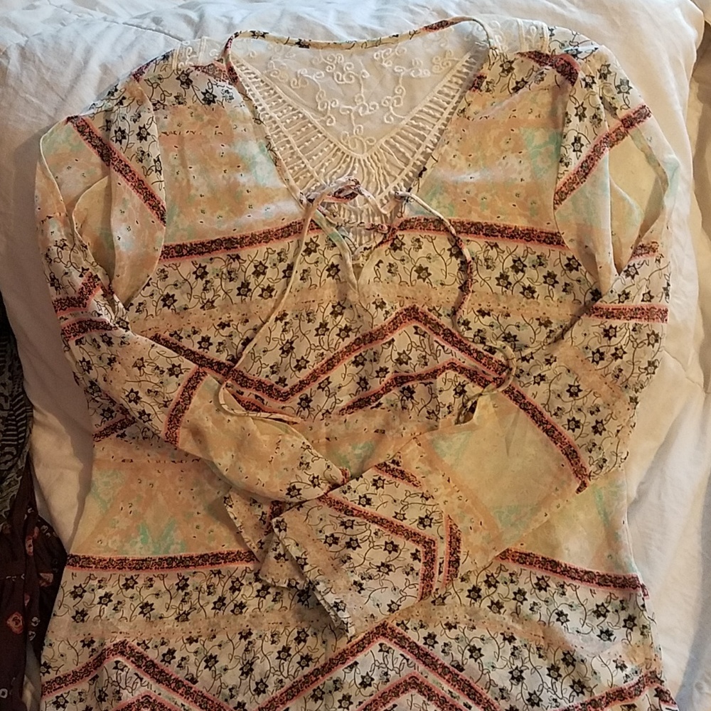 5/25 MAURICES BLOUSE BOHO COLD SHOULDER